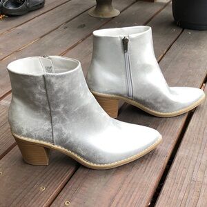 9 Silver Ankle Boots Malby Block Heel Zipper Pointed Toe